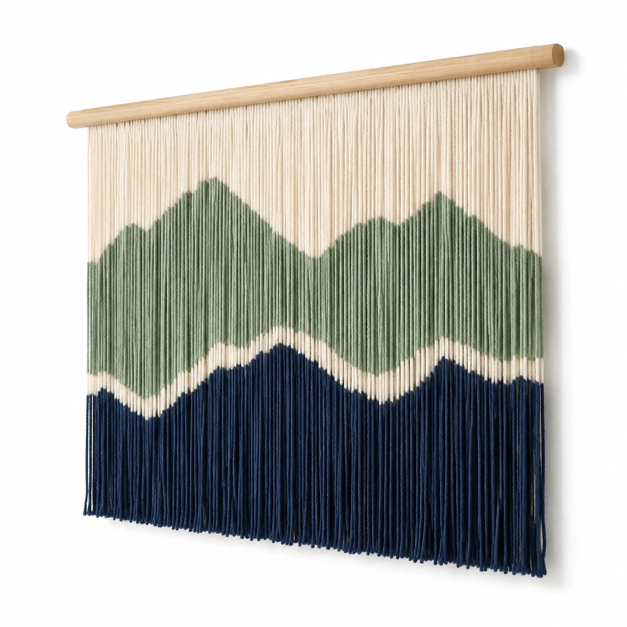 Wandteppich 80 x 90 cm aus Baumwollkordel in Grün Beige Dunkelblau mit Holzstab im Bergmotiv